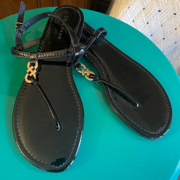 Cole Haan Sandals Black Patent with Gold details - Picture 2 of 3